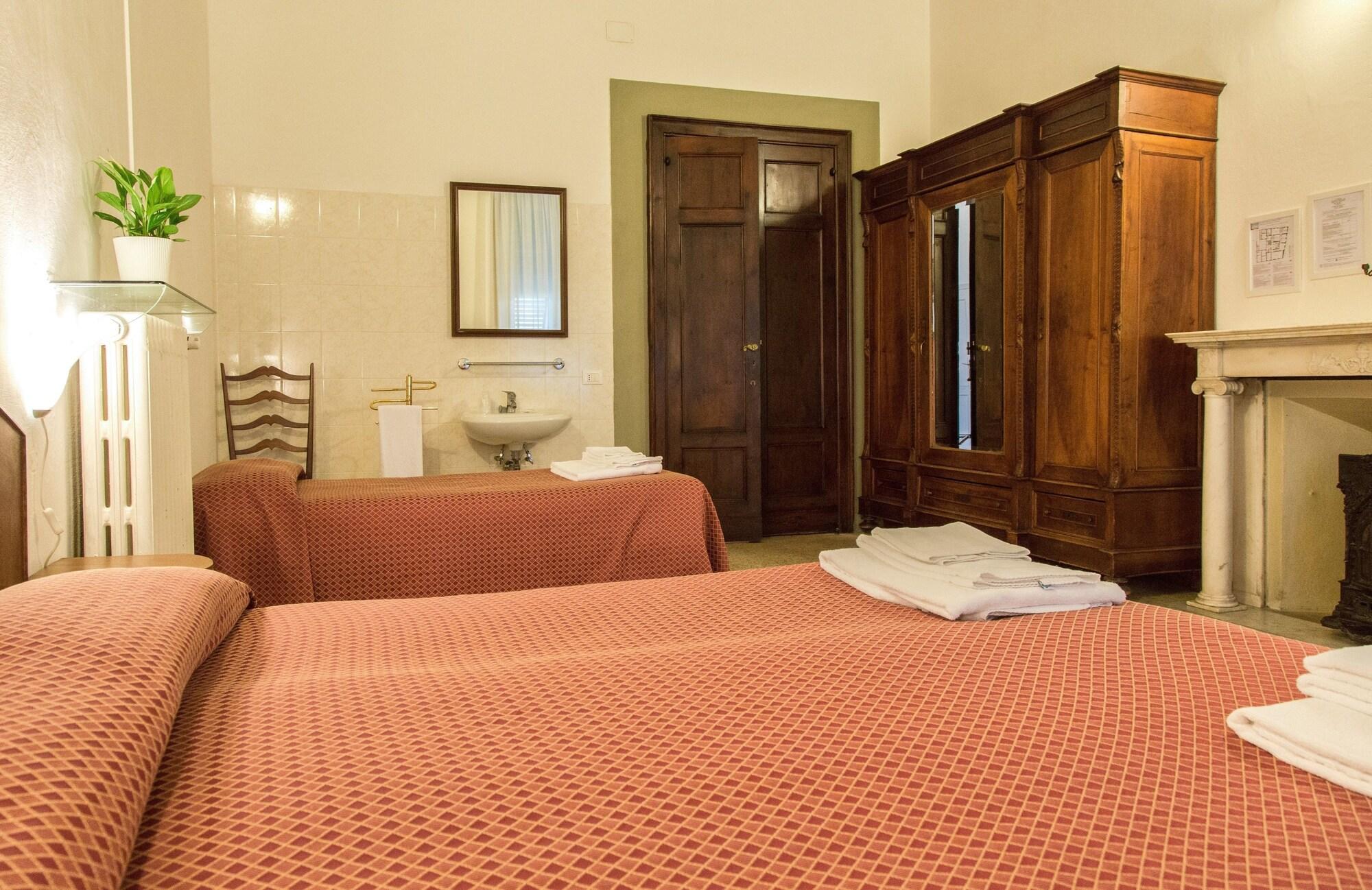 Casa Santo Nome Di Gesu Hotel Florence Exterior photo