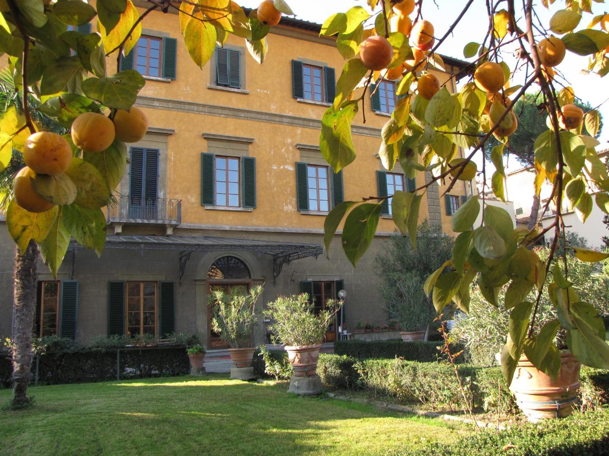 Casa Santo Nome Di Gesu Hotel Florence Exterior photo